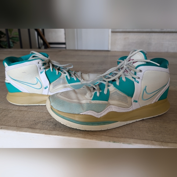 Nike Kyrie Infinity Basketball Shoes - Picture 4 of 6